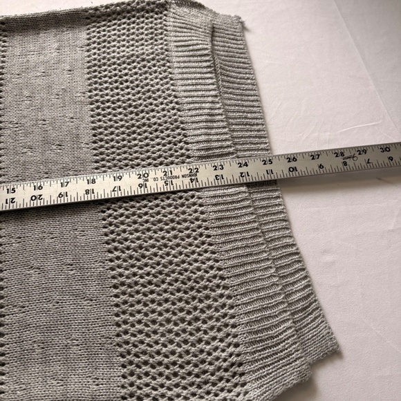 SO Heritage Women's Gray Loose Knit Light Weight Sweater,"Sampler" Stitch Small - Picture 7 of 8